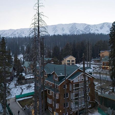 Hotel Pine Spring Гульмарг Экстерьер фото