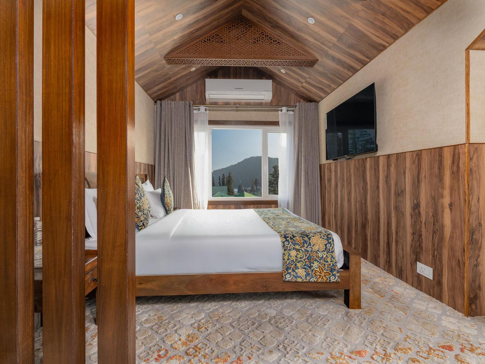 Hotel Pine Spring Гульмарг Экстерьер фото
