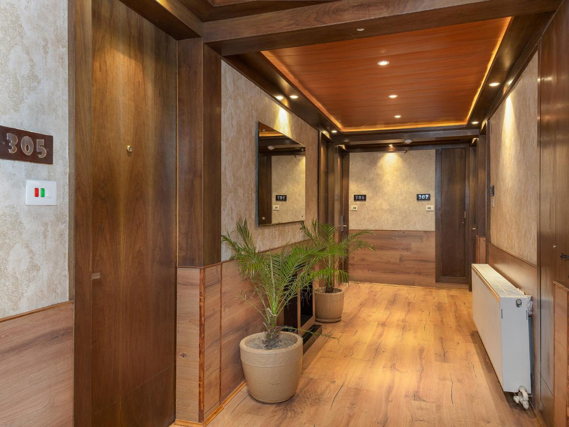 Hotel Pine Spring Гульмарг Экстерьер фото