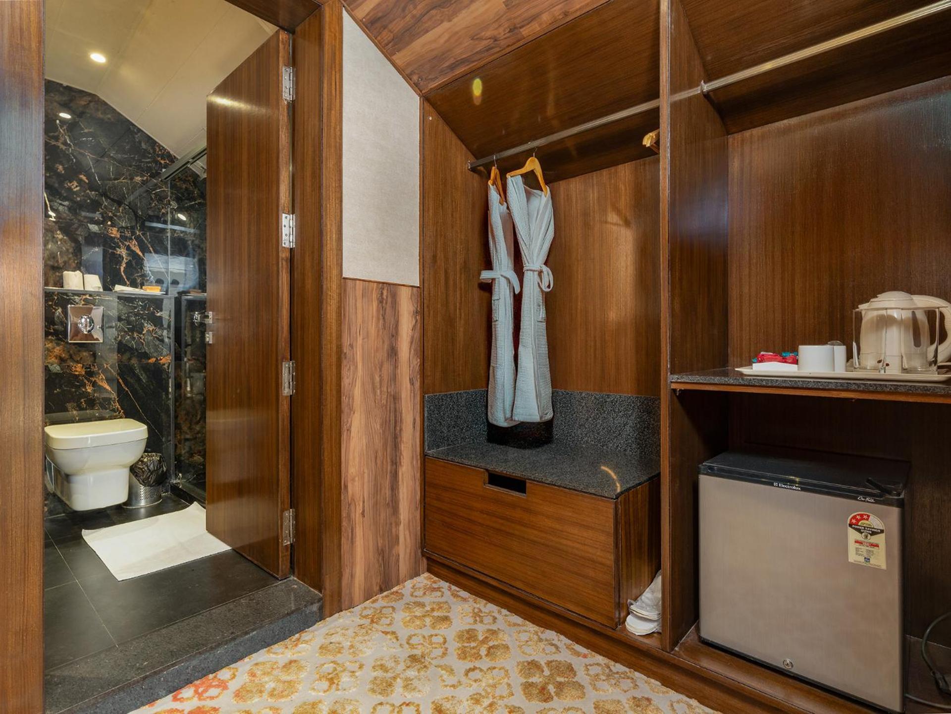Hotel Pine Spring Гульмарг Экстерьер фото