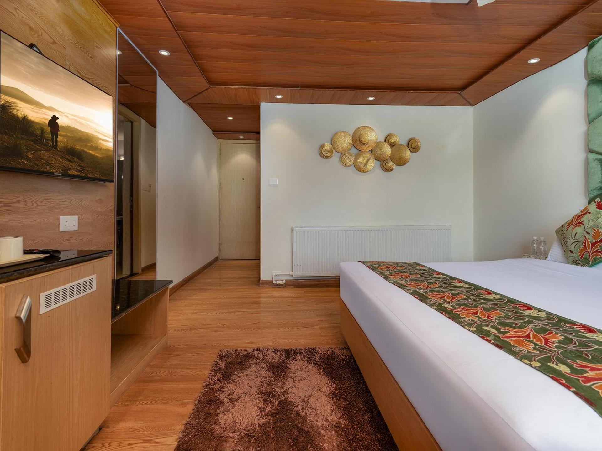 Hotel Pine Spring Гульмарг Экстерьер фото