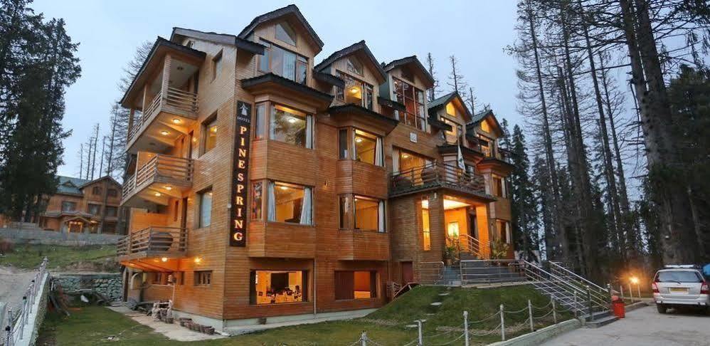 Hotel Pine Spring Гульмарг Экстерьер фото